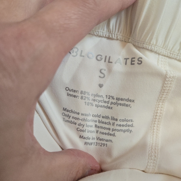 NWT Blogilates Cream Ruffle Short, SIZE S - Picture 7 of 12